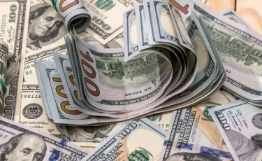 Проявляет безволие: что происходит с долларом в Казахстане