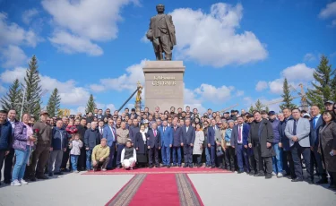 Ғылым күні: Астанада Қаныш Сәтбаевты еске алу рәсімі өтті