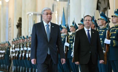 В Казахстан с официальным визитом прибыл Президент Израиля