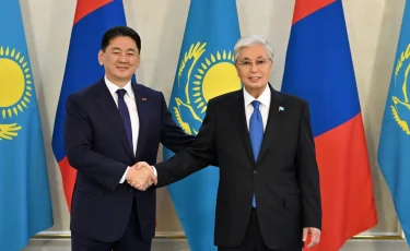 Президенты Казахстана и Монголии провели переговоры в узком составе