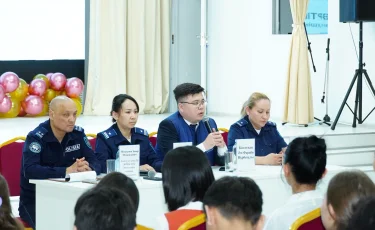 Закон и порядок: студентам Алматы разъяснили уголовную ответственность за сталкинг