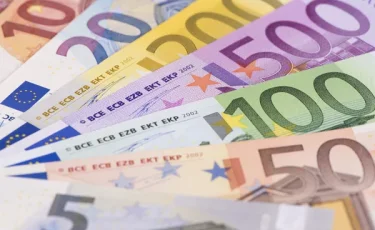 Курс валют в обменниках Алматы и Астаны 12 апреля