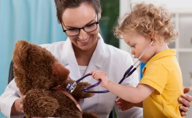 В Казахстане расширяют систему детской реабилитации и педиатрии