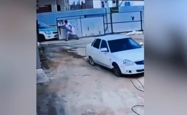 Полициядан қашып, ауласына жасырынған: Атырауда жас жігіт 10 тәулікке қамалды