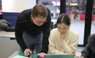 Новый поток AI Engineering стартует в Алматы: школьники будут создавать проекты с ИИ