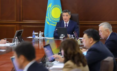 Олжас Бектенов дал поручения в связи с обращениями граждан по нехватке логопедов, сурдологов и реабилитологов