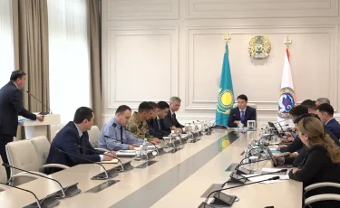 Бала қауіпсіздігі: Дархан Сатыбалды білім ордаларындағы қауіпсіздікті күшейтуді тапсырды