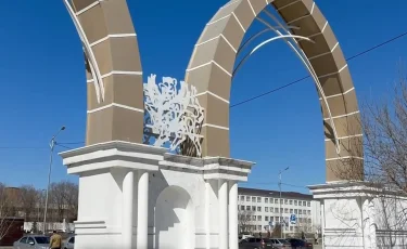 Не выдержала зиму: дорогой ремонт арки вызвал недоумение у жителей Костаная