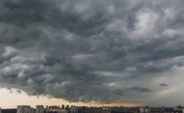 В Карагандинской области ликвидируют последствия ураганного ветра