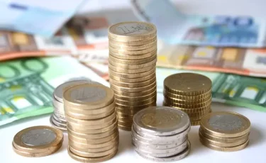 Курс валют в обменниках Алматы и Астаны 24 апреля