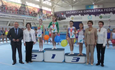 Әлемдік гимнастика аңызы Нелли Ким Алматыдағы жас спортшылар чемпионатына қатысты