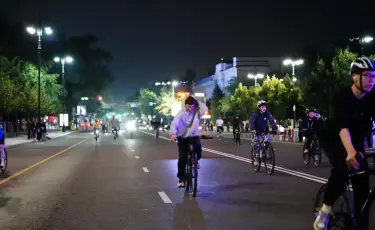 Almaty Glow Ride: Алматыда алғаш рет түнгі велошеру өтті