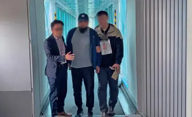 Терроризмге күдікті Қазақстан азаматтары ҰҚК арнайы жасағының күзетімен елге оралды