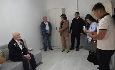 Алматыда өрттен зардап шеккен Ұлы Отан соғысы ардагерінің  пәтері қалпына келтірілді
