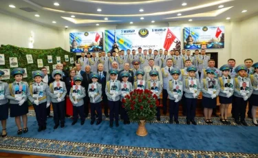 Ел қорғандарына құрмет: Астанада полицейлерге пәтер кілті табысталды