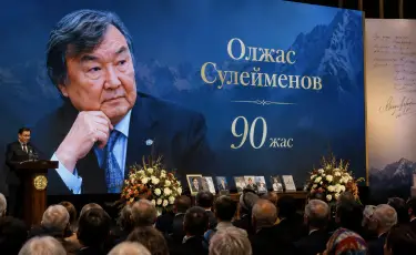 Грандиозный вечер в Алматы: страна празднует 90-летие народного писателя
