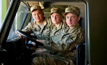 Из одного дома — в один строй: трое родных братьев служат в одной воинской части