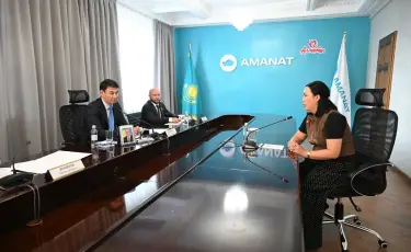 Алматы әкімі AMANAT партиясы алаңында тұрғындарды қабылдады