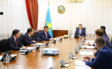 Олжас Бектенов көлік саласын дамыту мәселелері бойынша кеңес өткізді