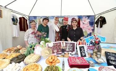 В Алматы в честь Дня единства народа Казахстана проходит гастрономическая ярмарка