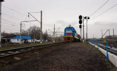 Смерть на путях: в Карагандинской области под поездом погиб монтёр