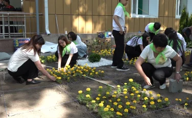 Жас ұрпақ - жарқын болашақ: Алматыда оқушылар аллеясы ашылды