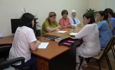 Более 145 тысяч медсестер Казахстана отмечают свой профессиональный праздник