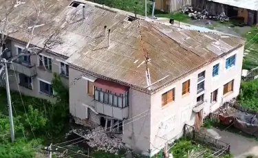 В СКО рухнул аварийный дом, на который жители жаловались годами