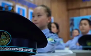 Первые выпускники классов "Жас сақшы" получили сертификаты и выбрали путь служения закону