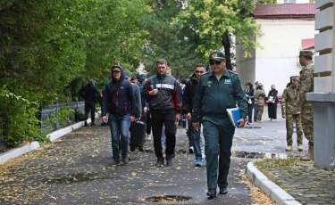 Жалақы сақталады, киім-кешек тегін: әскери жиынға шақырылғандарға мемлекет қандай кепілдік береді
