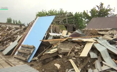 Әкімдік бас тартты: Ақтөбеде үйі жарылған отбасы туыстарын паналауға мәжбүр