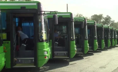 Алматыдағы автобус парктерінде экологтар талаптардың бұзылғанын анықтады