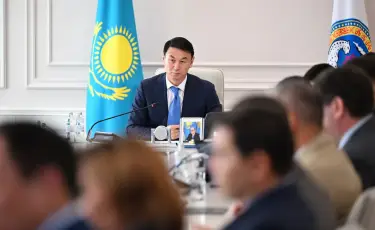 Аким Алматы рассмотрел вопросы развития здравоохранения и реализации строительных проектов