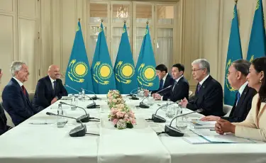 Президент Жаһандық өзгерістер институтының атқарушы төрағасы Тони Блэрмен кездесті