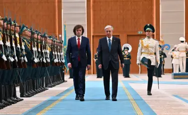 Премьер-министр Грузии прибыл в Казахстан с официальным визитом