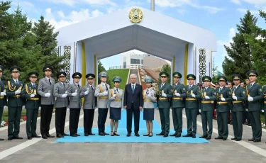 Лучшим выпускникам военных вузов РК присвоили звание «старший лейтенант»