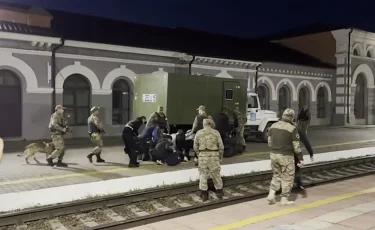 Іздеуде жүрген қылмыскер Ресейден елге экстрадицияланды