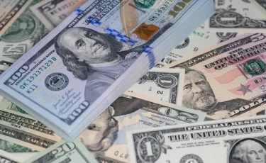 Возвращает былую силу: что происходит с курсом доллара в Казахстане