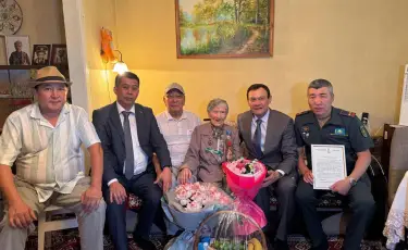 В Алматы ветерана Великой Отечественной войны Екатерину Баранову поздравили со 101-летием