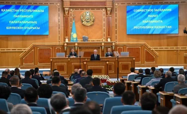 Глава государства выразил признательность депутатам Мажилиса и Сената всех созывов