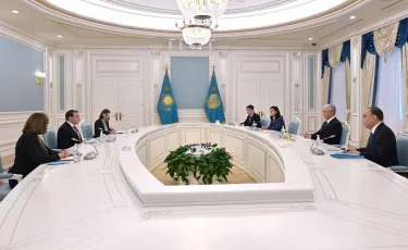 Арье Лайтстоун поздравил Президента и народ Казахстана с Днем государственных символов