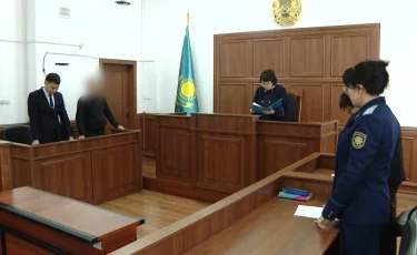 Павлодарда жемқорлыққа қатысты қос департамент басшысы сотталды