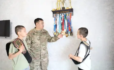 Отцы в погонах: как гвардейцы воспитывают своих детей