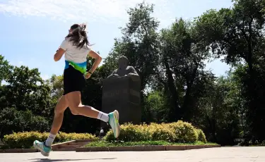 В Алматы из-за вечернего забега Summer Relay временно ограничат движение транспорта в эту субботу