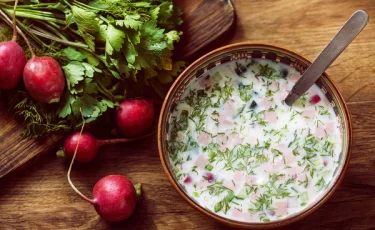 Летний деликатес: как выбрать продукты для вкусной и безопасной окрошки