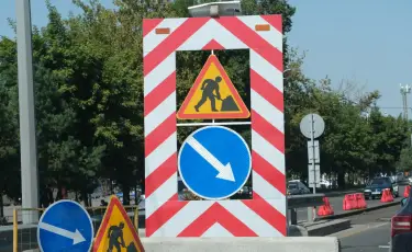 В Алматы начинается демонтаж старых опор в рамках строительства первой линии LRT