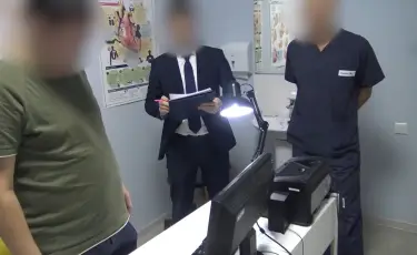 Атырауда заңсыз ақша алған дәрігердің әрекеті әшкереленді