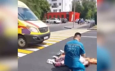 ДТП на «зебре»: в Павлодаре под колёса скорой помощи попала пенсионерка