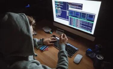 Потерпевшим от интернет-мошенничества возвращено 4,8 млрд тенге - МВД