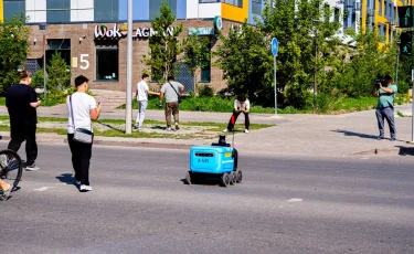 Роботы-курьеры начали доставлять заказы в одном из мегаполисов